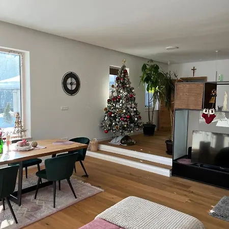 Lynx House